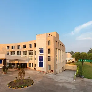 Hotel Velvet Clarks Exotica Zirakpur